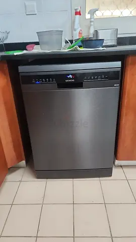 Siemens Dishwasher Excellent Condition 3 Rack Excellent Condition