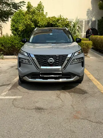 FOR SALE: 2025 Nissan X-Trail SL | GCC Specs | Low Mileage | Agency Warranty & Service Package