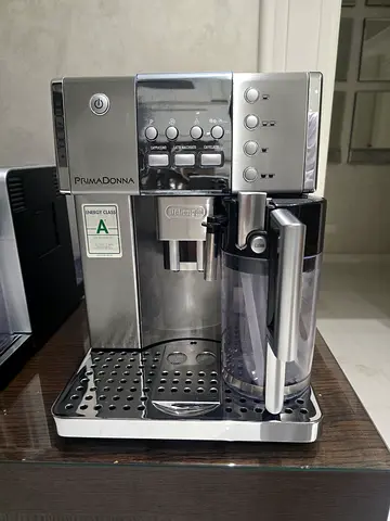 DeLonghi PrimaDonna Automatic Espresso Machine - Good Condition