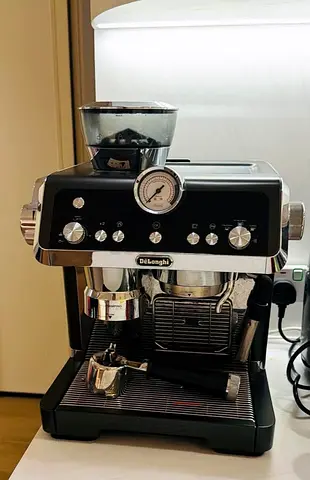 DeLonghi Barista Coffee Machine LA SPECIALISTA OPERA EC9555BK (Black) - Urgent Sale