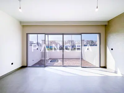 Single Row | Close to Lagoons | Flexible Cheques