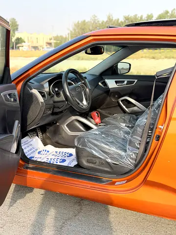 صورة 8 لـ 2015 Hyundai VELOSTER