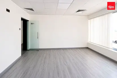Fitted | Private Pantry And Washroom | Ready