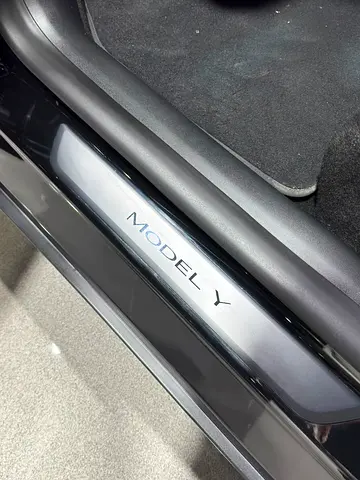 2023 Tesla MODEL Y — миниатюра 16