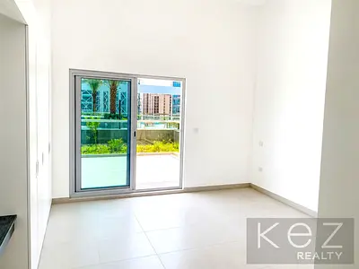 Furnished Studio | Huge Balcony l Low floor