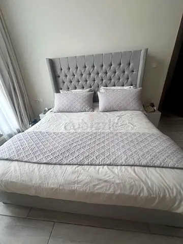 Queen upholstered tufted headboard bed with linens - light grey