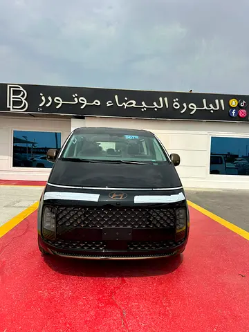 2026 Hyundai STARIA photo 2