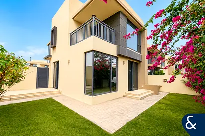 Large Plot | Vacant | 4 Beds | Green Belt