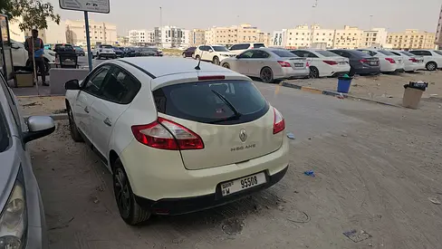 White color Renault Megane 2015