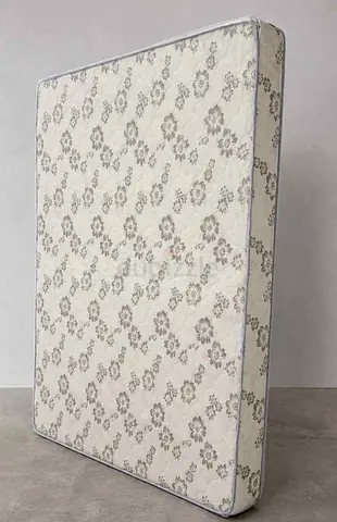 Single/Small Double Floral Pattern Mattress - Good Condition