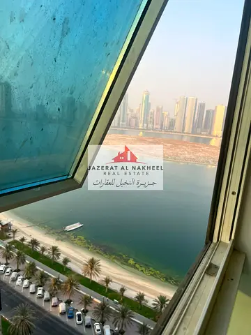 للبيع شقه مميزه ع كورنيش الخان مكونه من غرفه وصاله باطلاله جانبيه مع باركن خاص بموقع ممتاز قريب من مخرج دبي وغرفه التجاره والصناعه بالشارقه بالاضافه ا