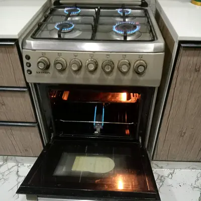 Krypton four burner cooking range with double griller perfectly worki range