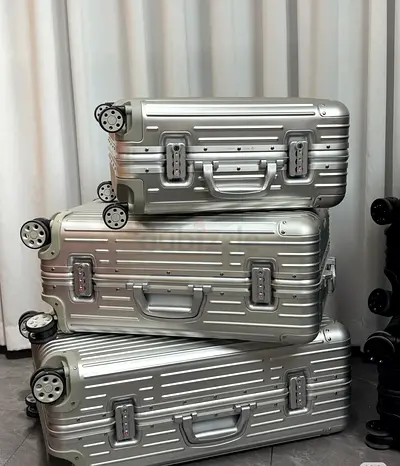 Stylish rimowa silver Luggage Set for Your Travels