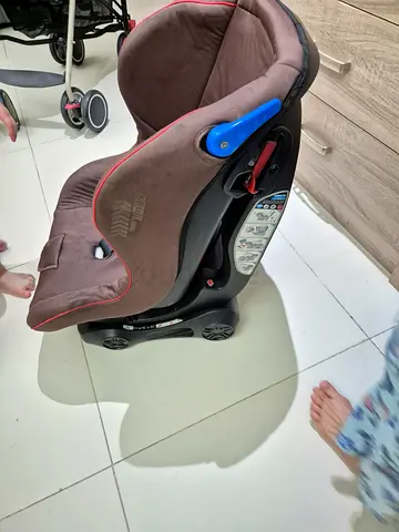 Comfortable Toddler Car Seat with Adjustable Base