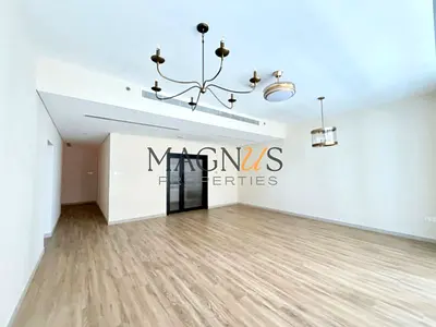 UNFURNISHED UPGRADED | CLOSED KITCHEN | VACANT