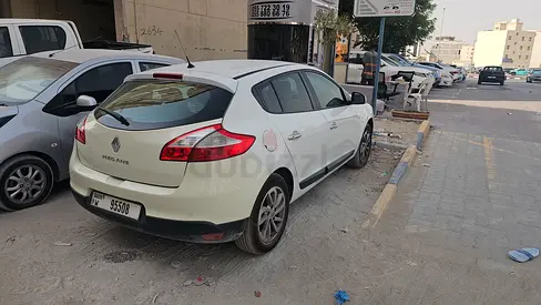 White color Renault Megane 2015