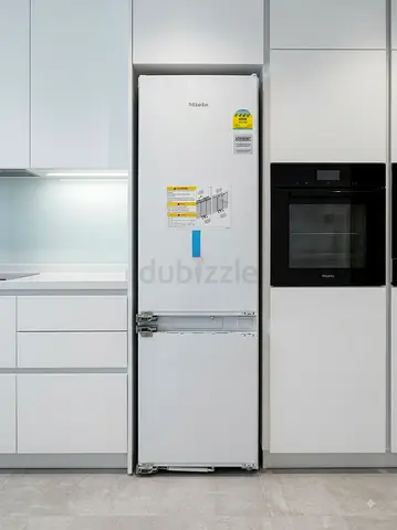 Miele white Built-in Refrigerator – Good Condition | Clean & Fully Functional