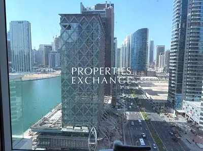 BRIGHT & SPACIOUS | FURNISHED | NEAR RETAIL HUBS