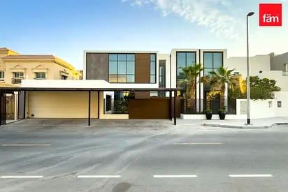 Suburban villa for family, easy access to the city