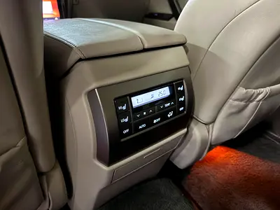 2011 Lexus GX-SERIES — миниатюра 13