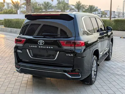 2019 Toyota LAND CRUISER photo 6