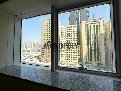 شقة واسعة بـ إطلالة مفتوحة ومطبخ بفيو رائع | 30 يوم مجاناً | قريب جداً من دبي