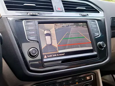2017 Volkswagen TIGUAN thumbnail 15