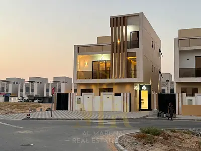 Villa for sale directly from the owner. Two floors and a roof. Freehold ownership for all nationalities. Price includes registration and ownership fee
