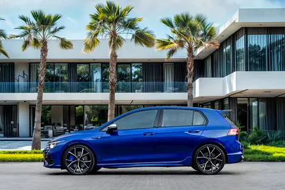 صورة 2 لـ 2023 Volkswagen GOLF R