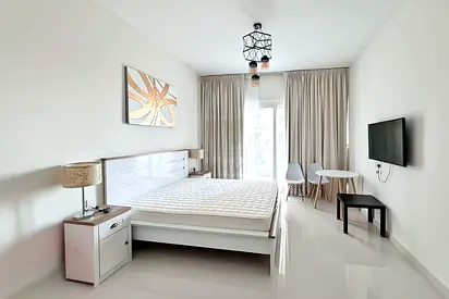 Bright Studio | Furnished | Community View