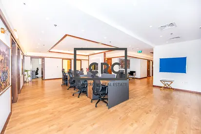 LUXURY OFFICE | MARINA WATER VIEW | VACANT