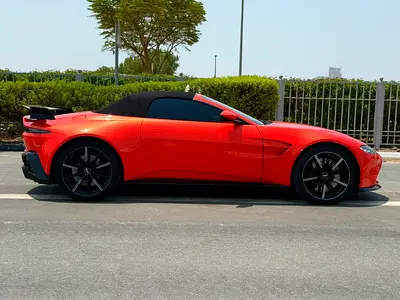 2022 Aston Martin VANTAGE — миниатюра 8