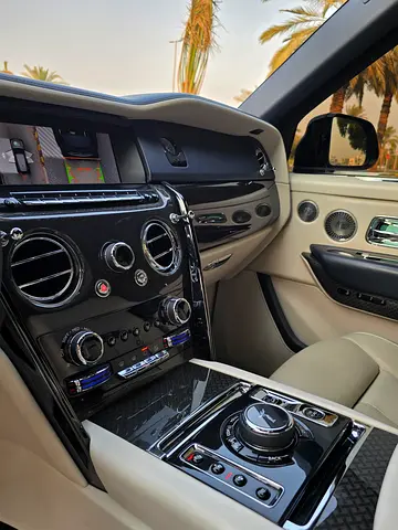 2021 ROLLS-ROYCE CULLINAN — миниатюра 17