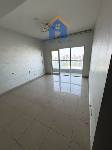 Two bedrooms and a living room, stunning view, no commission.