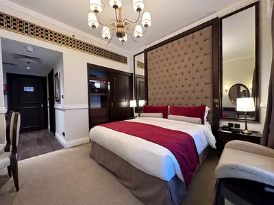 Distress Deal ,Only Few Days, High Floor , No Agent 2% Commission ! Passive NET Profit 7%