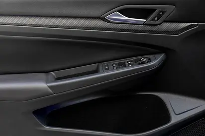 صورة 13 لـ 2023 Volkswagen GOLF R