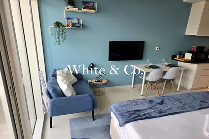 BRIGHT STUDIO | NEGOTIABLE DEAL | VACANT