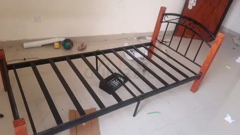 Single bed with mattress