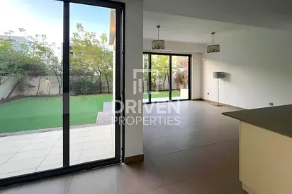 Ready to Move in | Huge Layout | Privacy