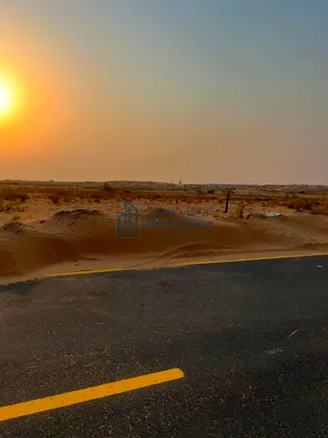 للبيع ارض سكنيه في مزيرعه تملك حر للعرب قريب الخدمات والمسجد والحديقه والمواقف العامه