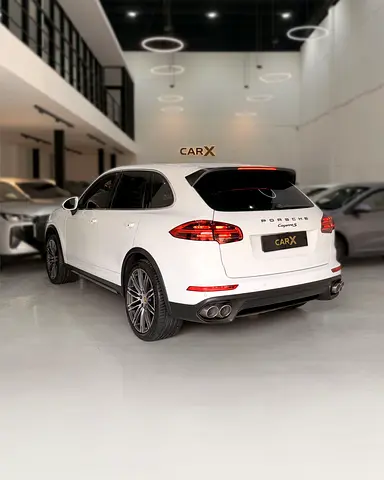2016 Porsche CAYENNE photo 4