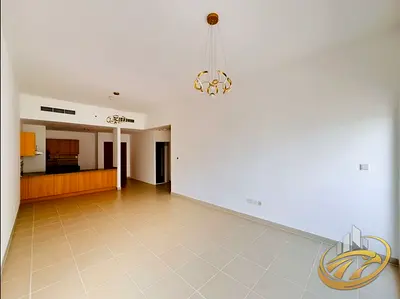 Bright 1 Bedroom | ASB Tower | Balcony & City View