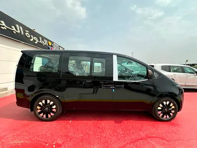 2026 Hyundai STARIA photo 5