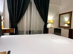 FULLY FURNISHED ROOM READY TO MOVE IN TODAY.