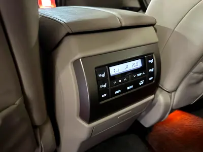 2011 Lexus GX-SERIES — миниатюра 9