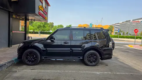 Mitsubishi Pajero Signature Edition 2020 - GCC Specs - Pristine Condition