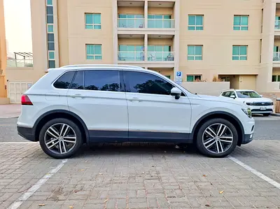 2017 Volkswagen TIGUAN — фото 4