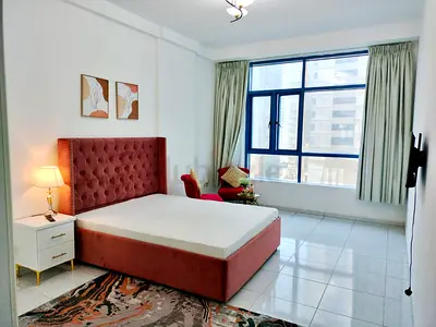 Executive Rooms in 3BR apartment for monthly rent.
