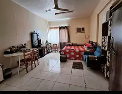 FURNISHED FAMILY ROOM AVAILABLE NEAR NMC ROYAL HOSPITAL