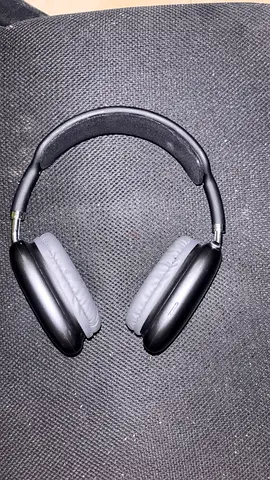 Apple Airpods Max wireless headphones (USED ONCE ONLY) (duplicate)